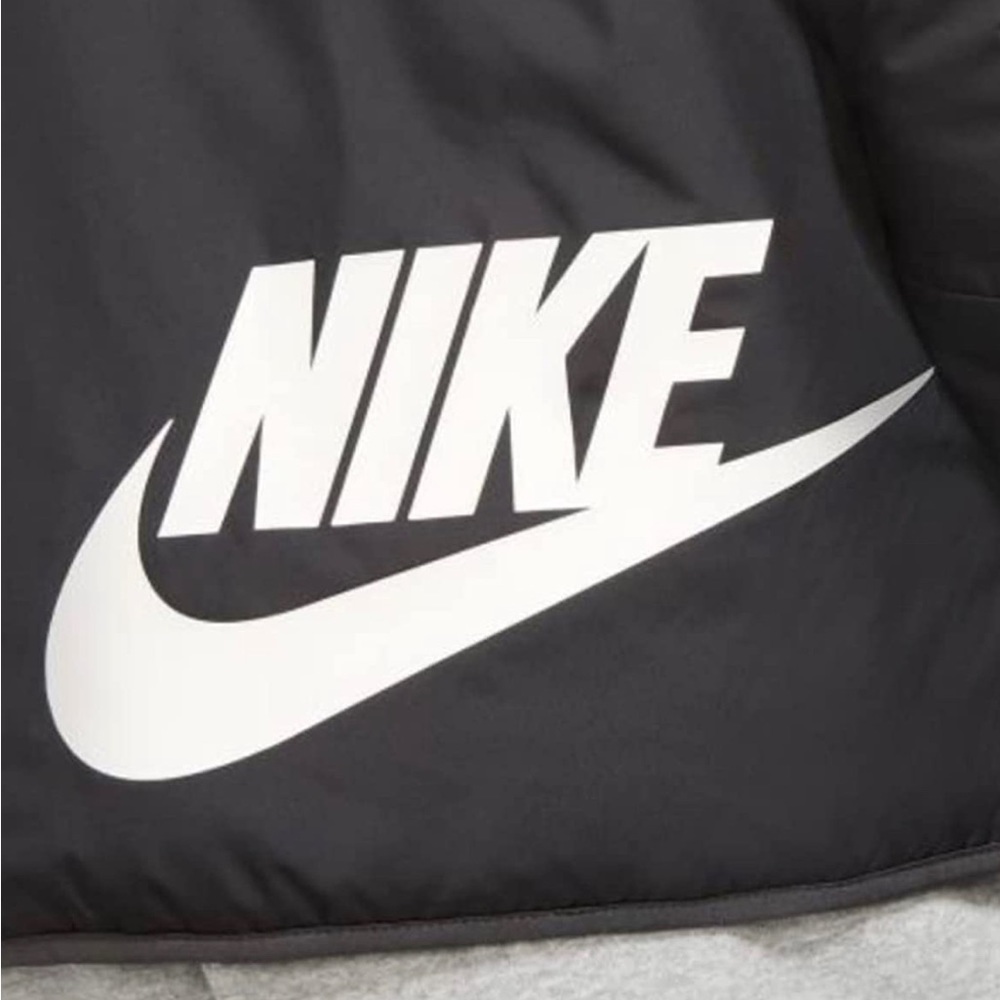 Men's Nike Therma-FIT Legacy Reversible Hooded Jacket - Picture 7 of 15